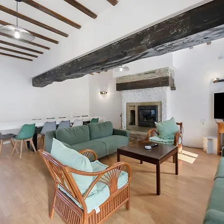 De Rully – 1h Mont St Michel Landhaus Valdalliere